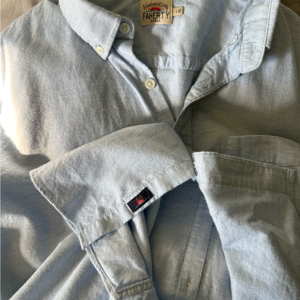 Faherty Sky Blue Casual Button Down Shirt